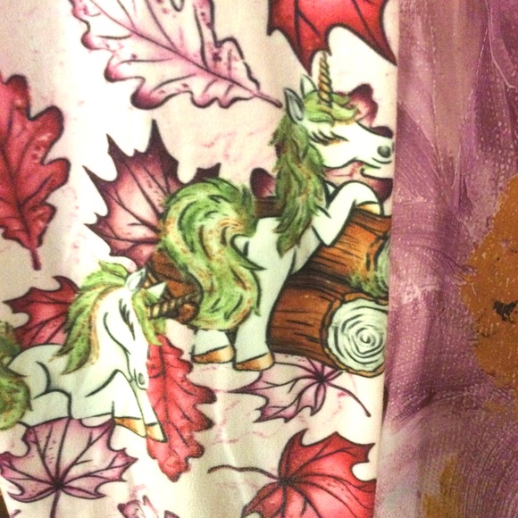 Girls fall design leggings. - Picture 9 of 11